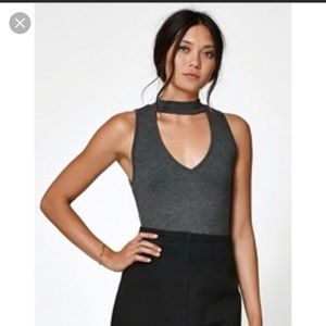 Kendall & Kylie gray choker cut out tank